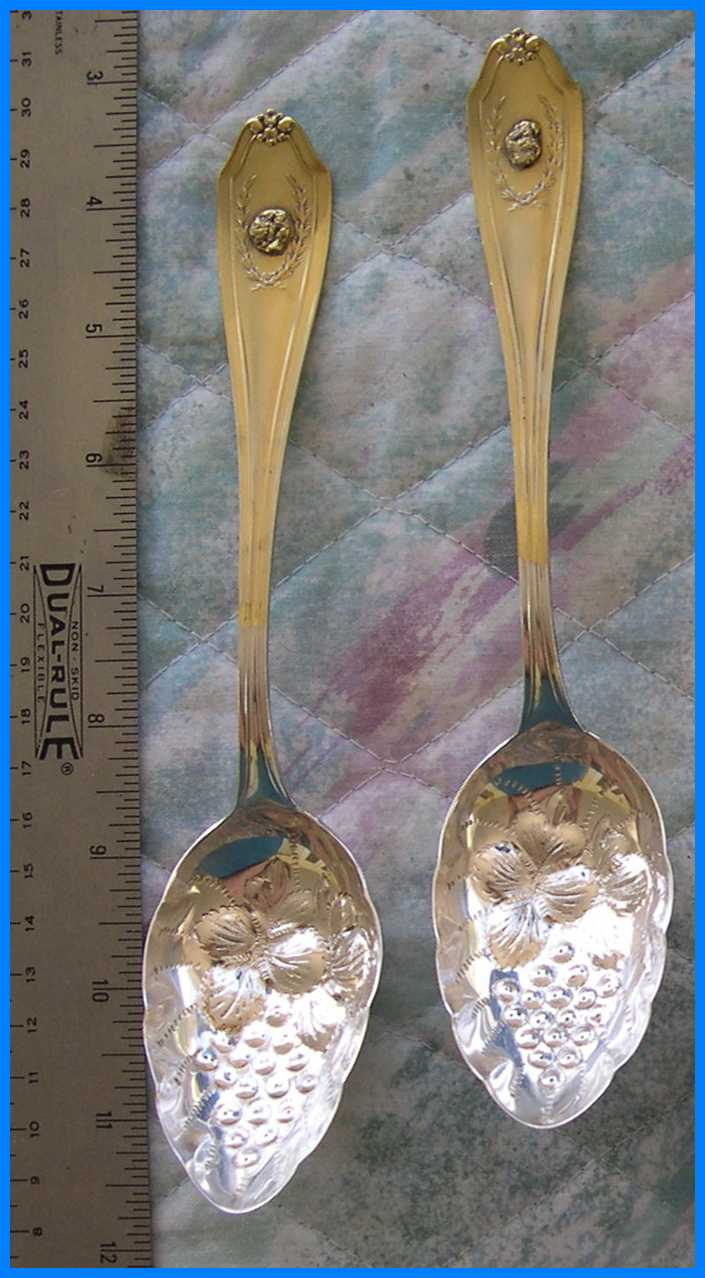 berry spoon with gold nugget