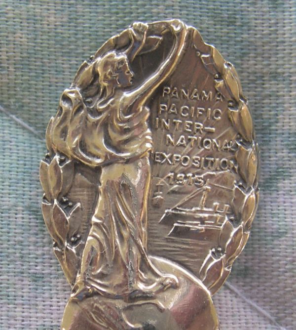 ppie statue spoon