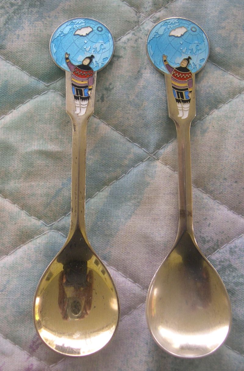 Sami spoon globe --eskimo