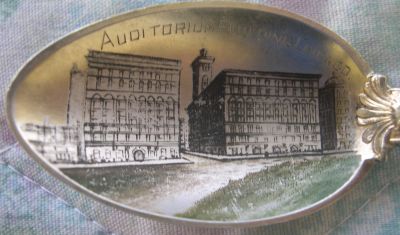 auditorium spoon