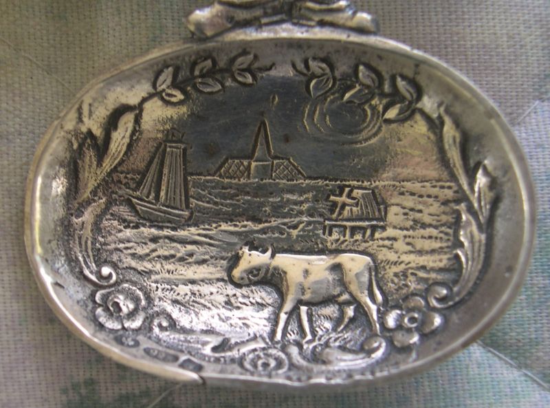 bon bon caddy spoon water carrier