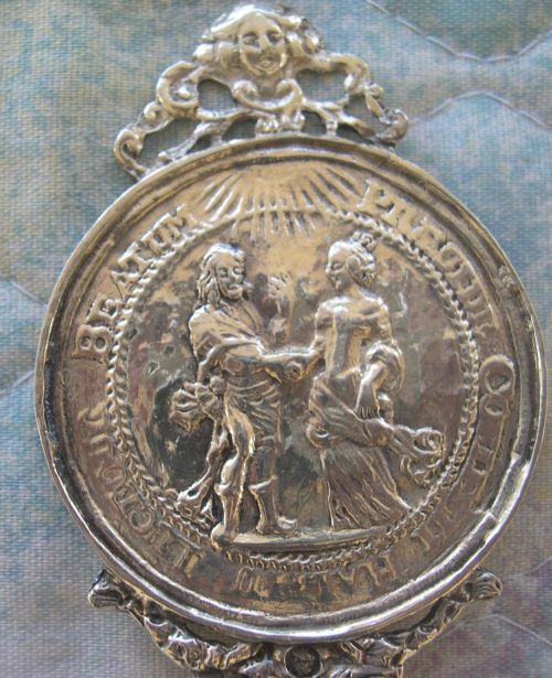 marriage server finial