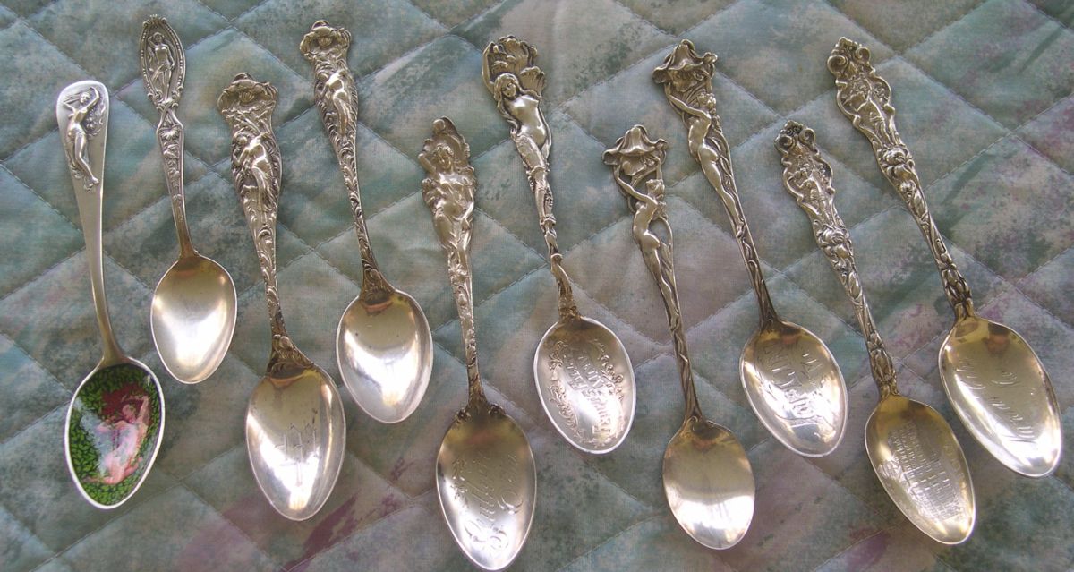 female nude spoons