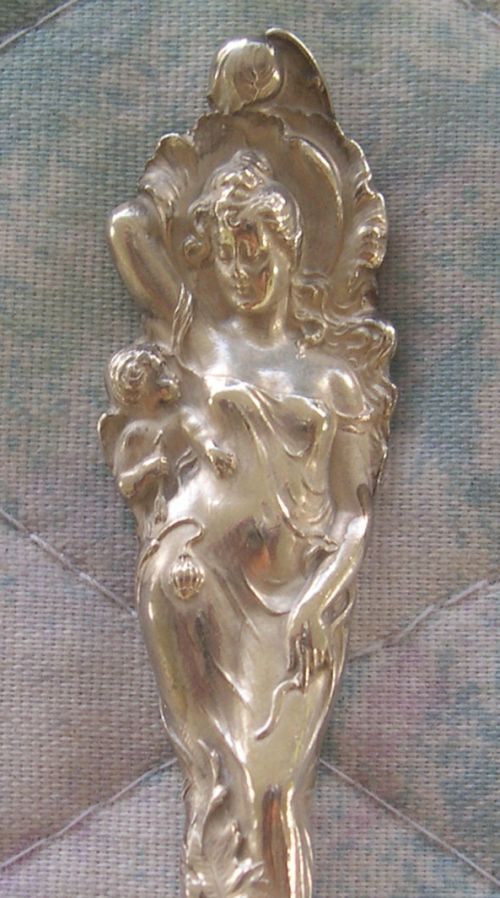 bare breasted female spoon