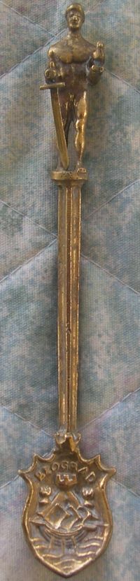 victor statue belgrade spoon